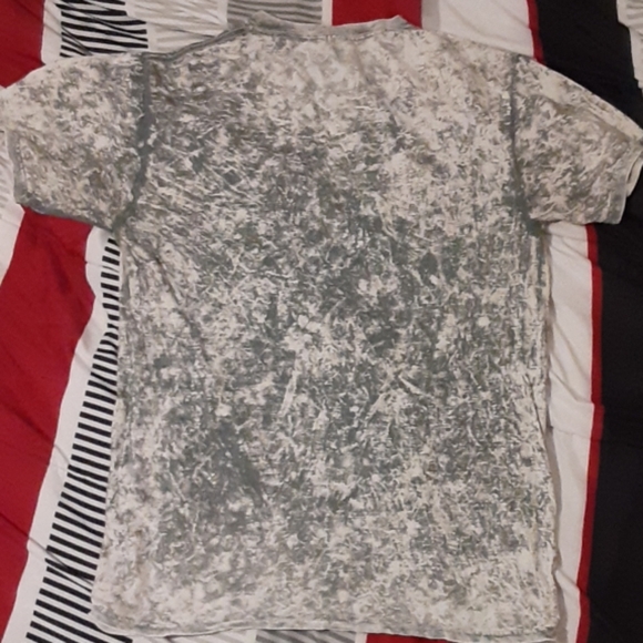 T shirt - Picture 2 of 2